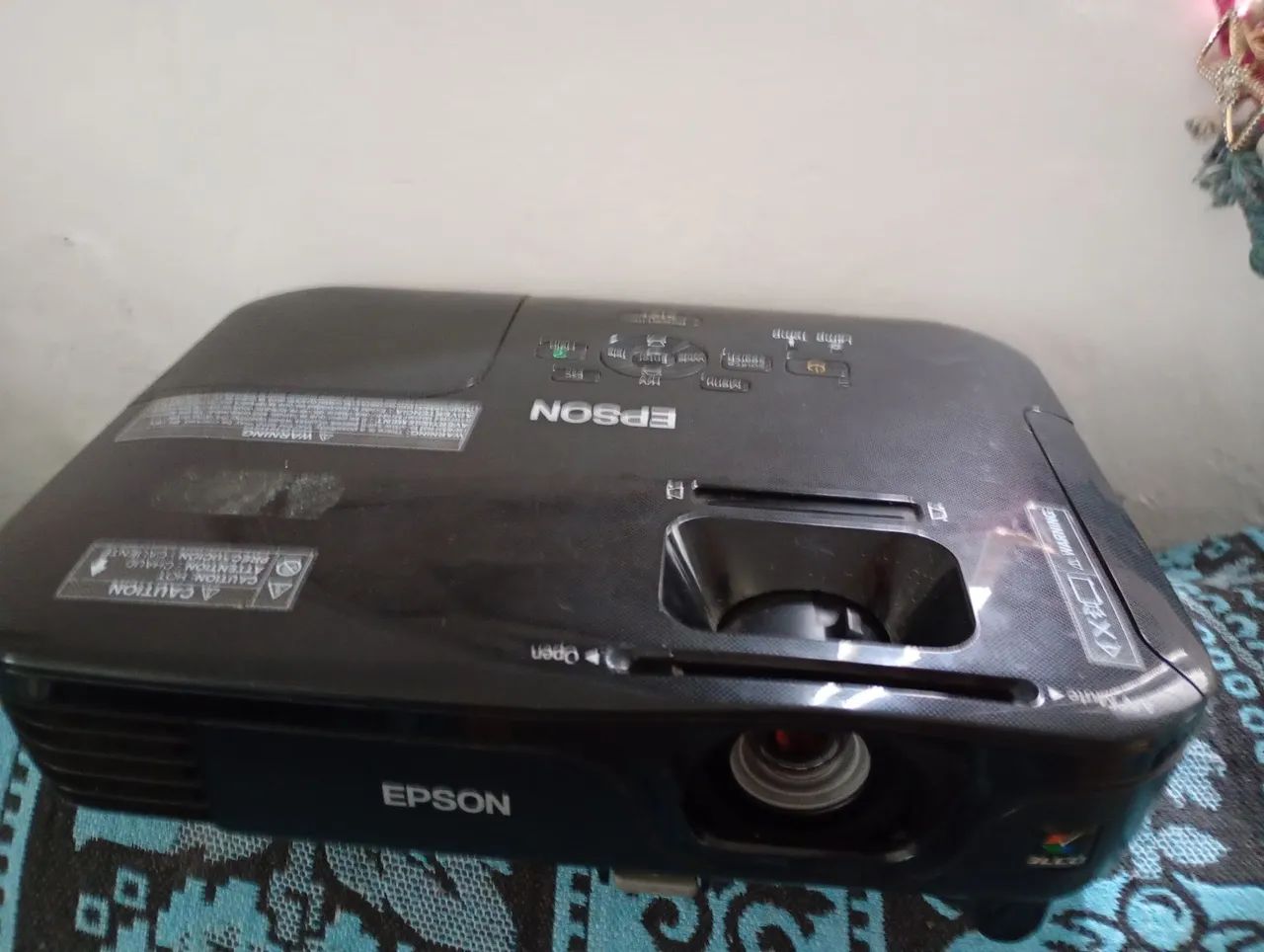 Vendo projetor Epson S12 - Foto 3
