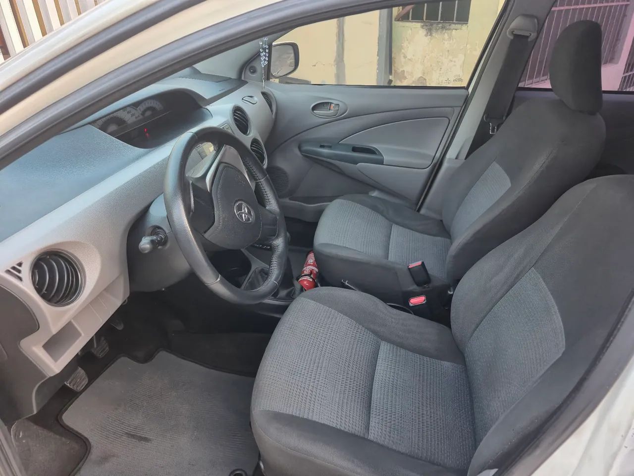Toyota Etios XS 1.3 Flex 16V 5P Mec. 2013 - Foto 3