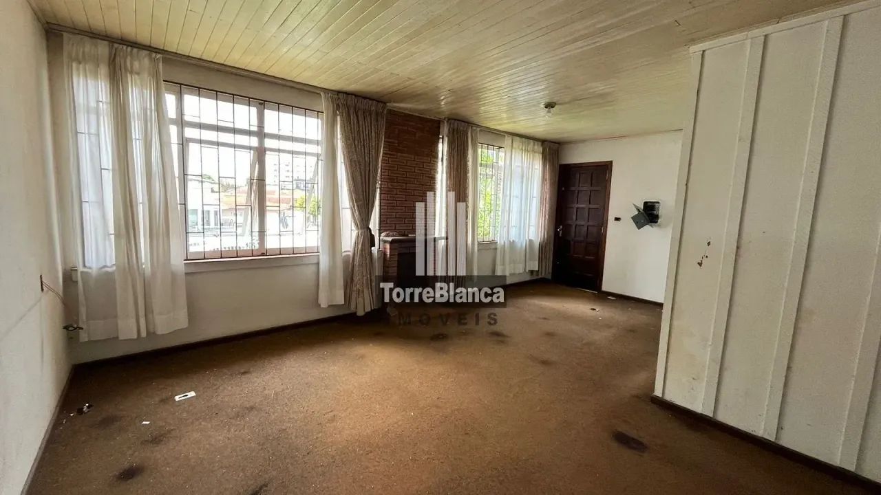 Casa à Venda  3 Quartos, Sala e Cozinha  Próximo à Igreja São José - Foto 2