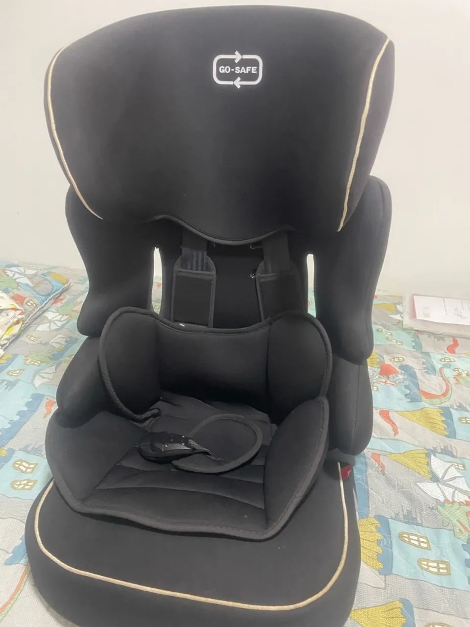 Assento de carro completo 