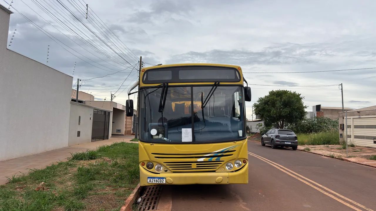 Vendo ônibus 40 passageiros  motor mwm x10 - Foto 3