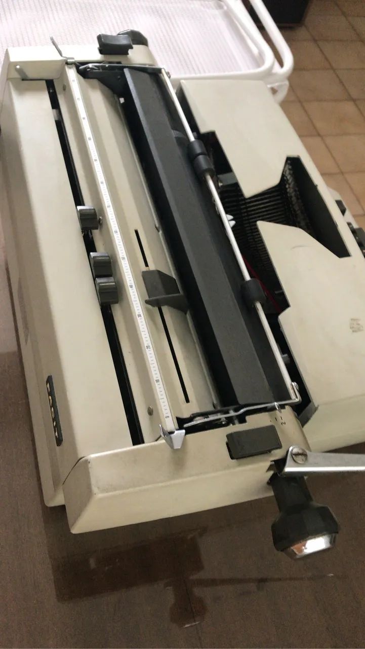 Máquina de escrever  - Foto 4