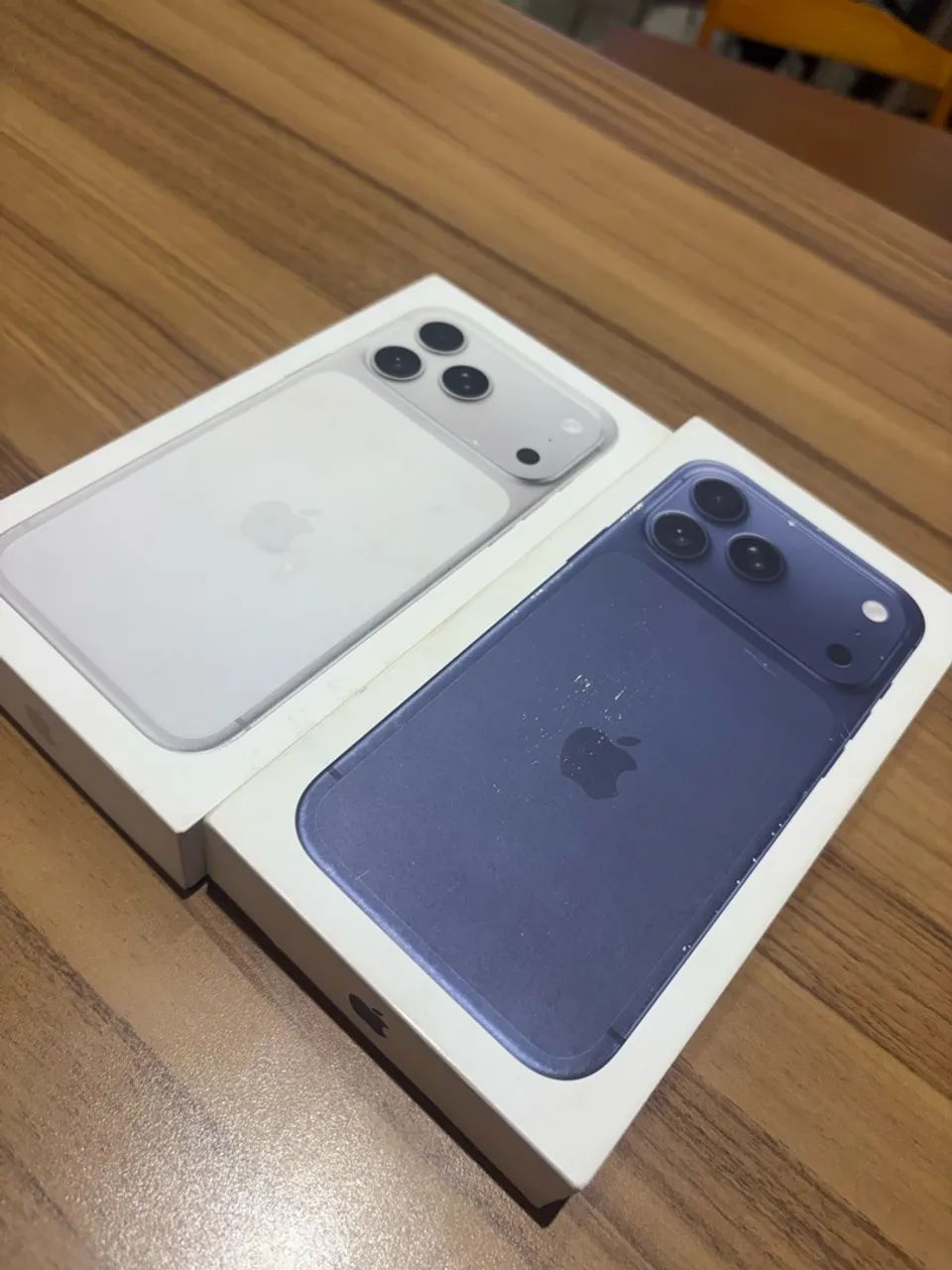 iPhone 17 pro max 100% bateria com caixa 