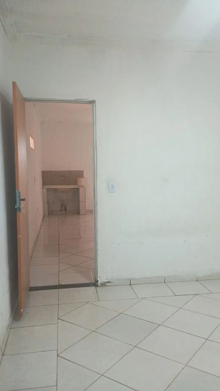 Aluga kitnet de um e dois quartos, coragem só pra moto, próximo Hmap  - Foto 2