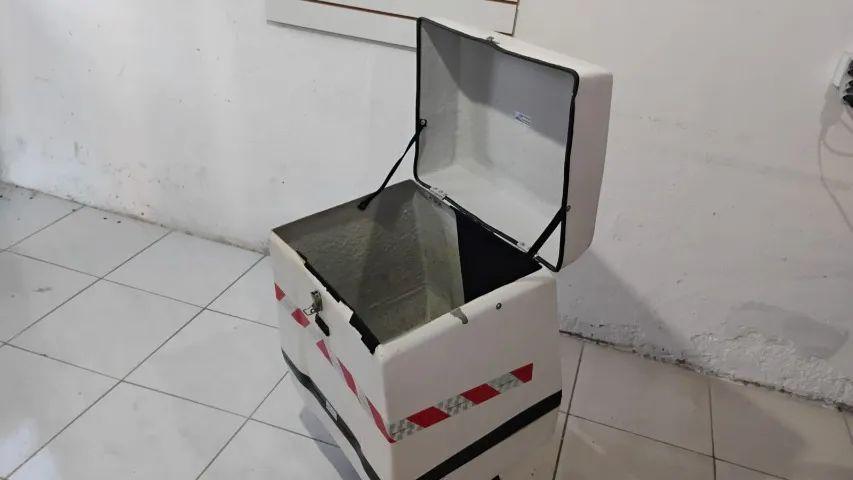 bau pra moto reforçado 186 litros com suporte - Foto 2