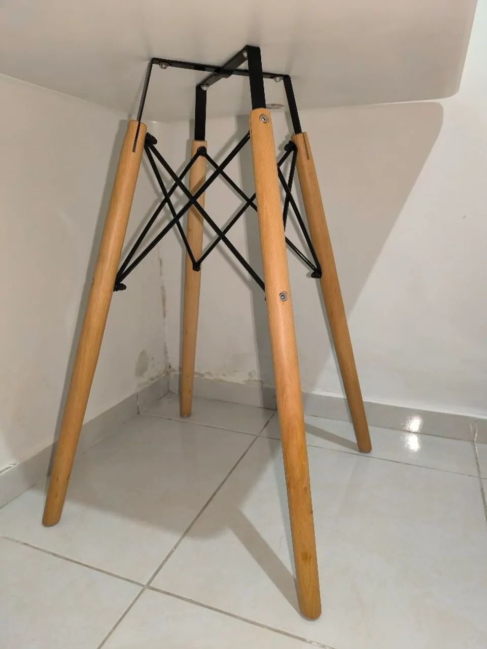 Mesa Eiffel 70cm branca - Semi nova - Foto 3