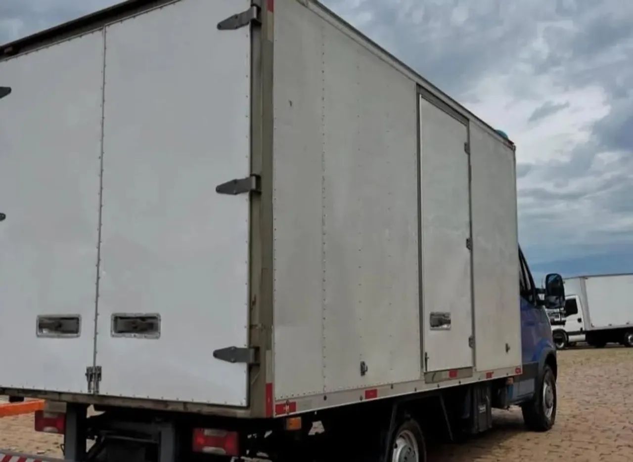 Iveco Daily 35s14 Baú 2017 - Foto 5