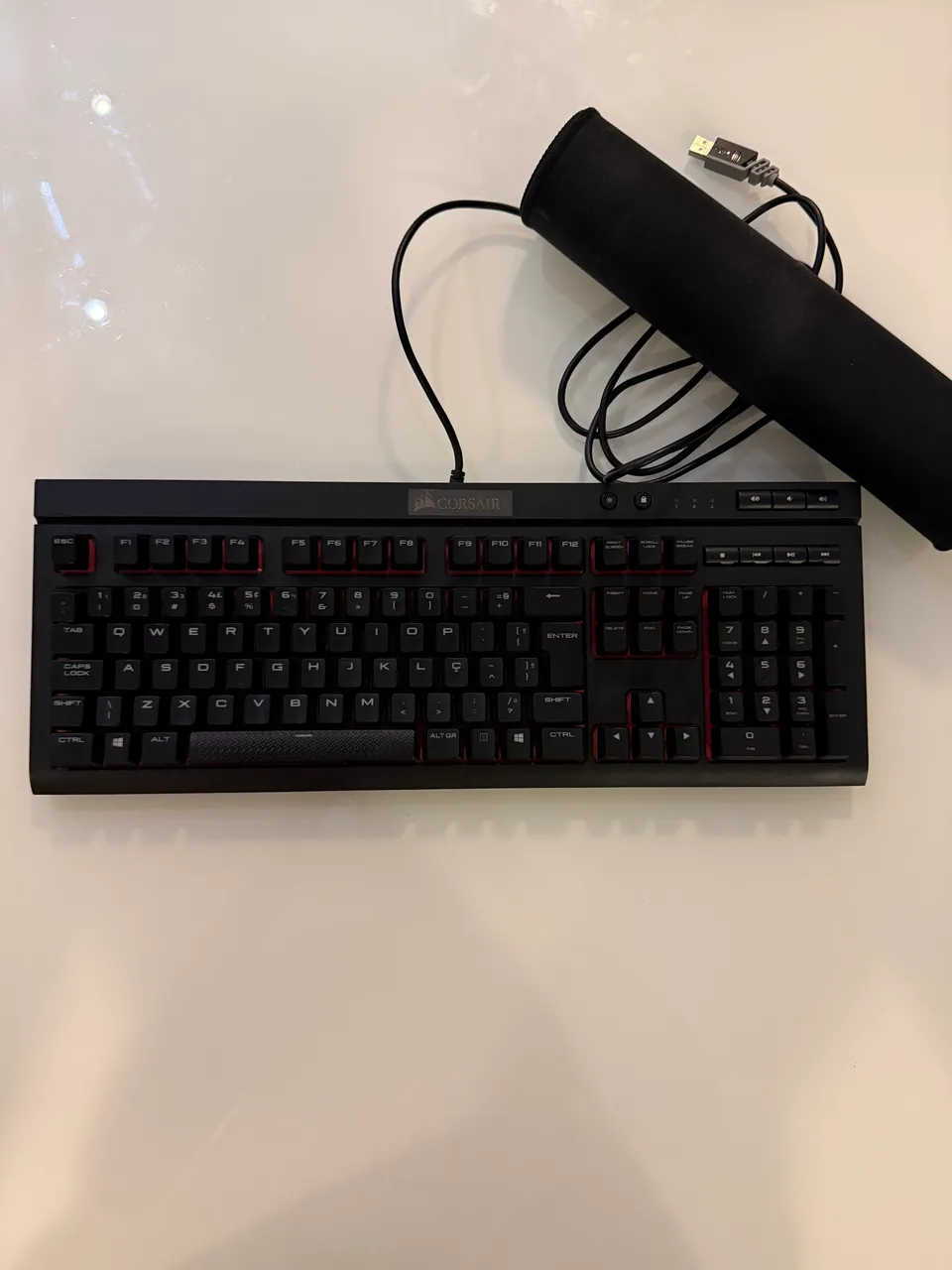 Apple Magic Keyboard Para iPad Pro 12.9 A1998 - Periféricos e