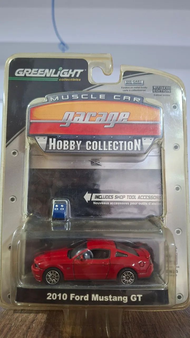 Greenlight Ford mustang 2010 edição limitada com acessórios 