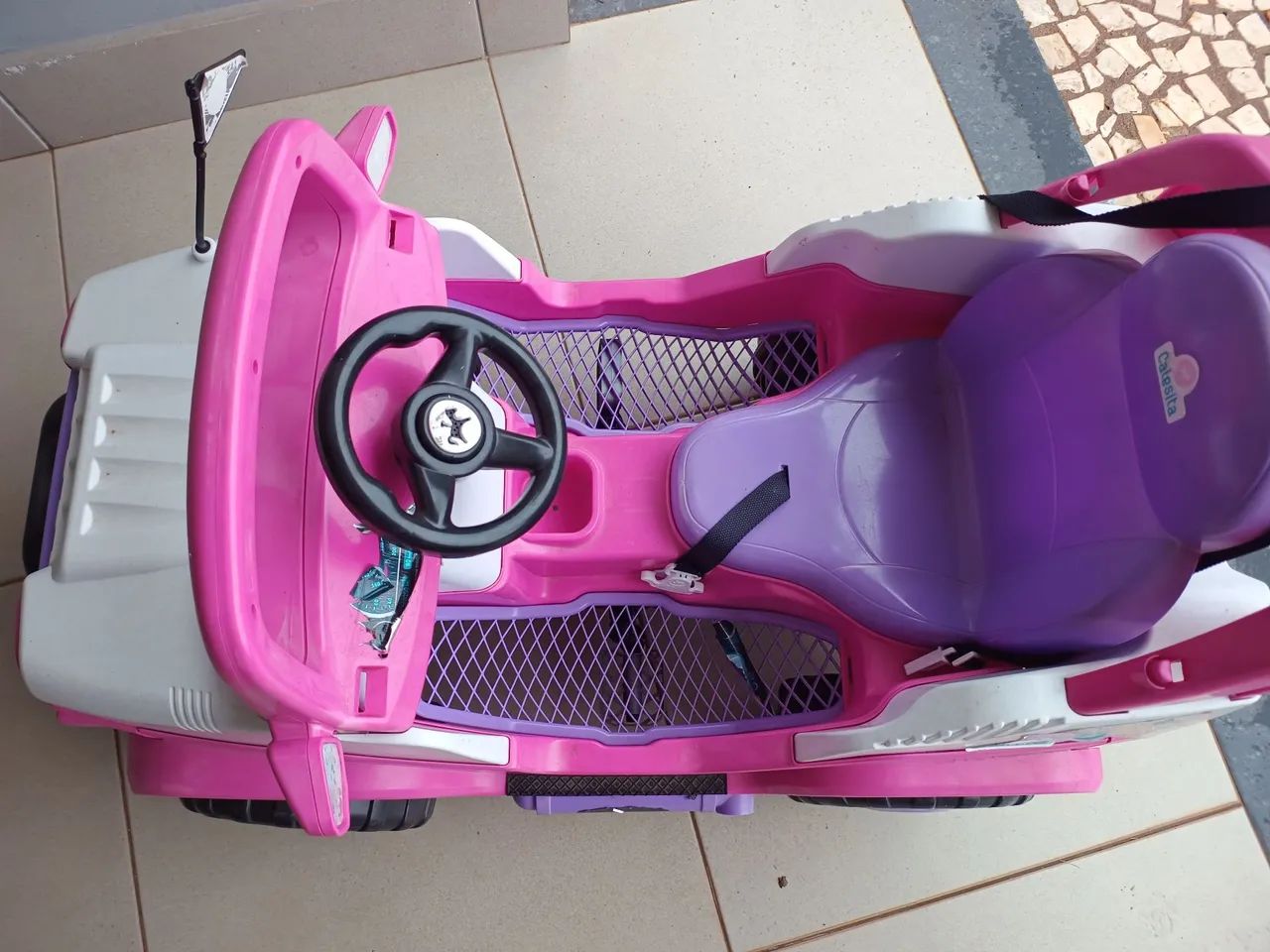 Carrinho de passeio infantil Jeep Calesita rosa com pedais - Foto 4