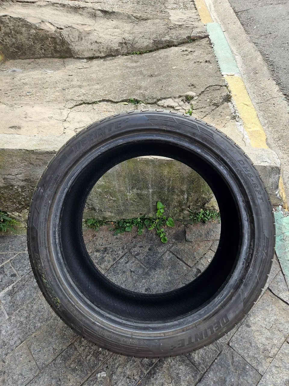 Pneu delinte 275/35/19 run flat - Foto 2