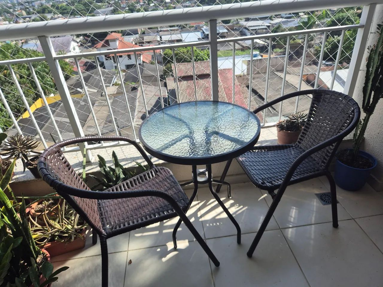 Mesa de varanda com cadeiras