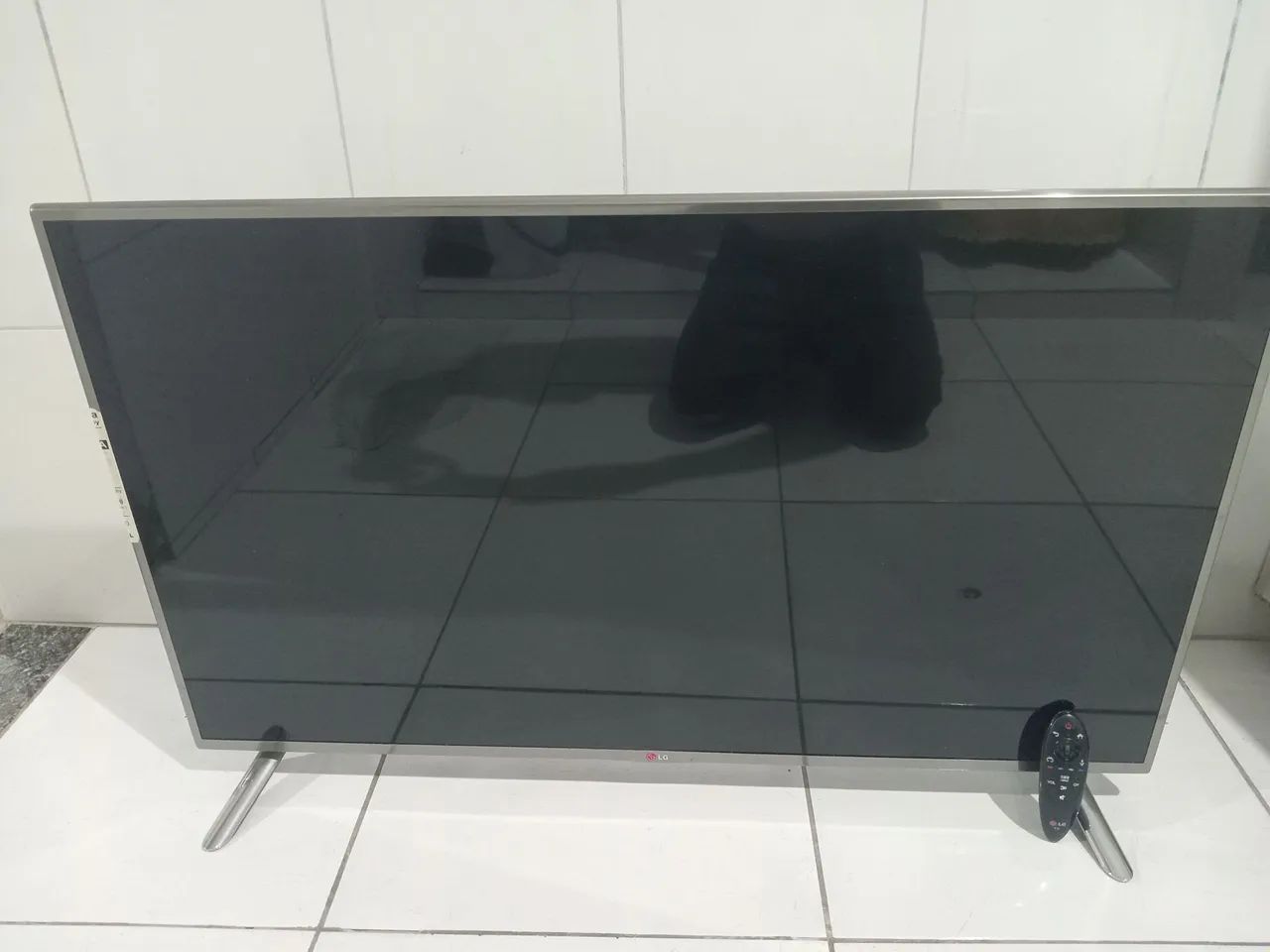LG Smart TV LED Full HD Cinema 3D de 47 polegadas