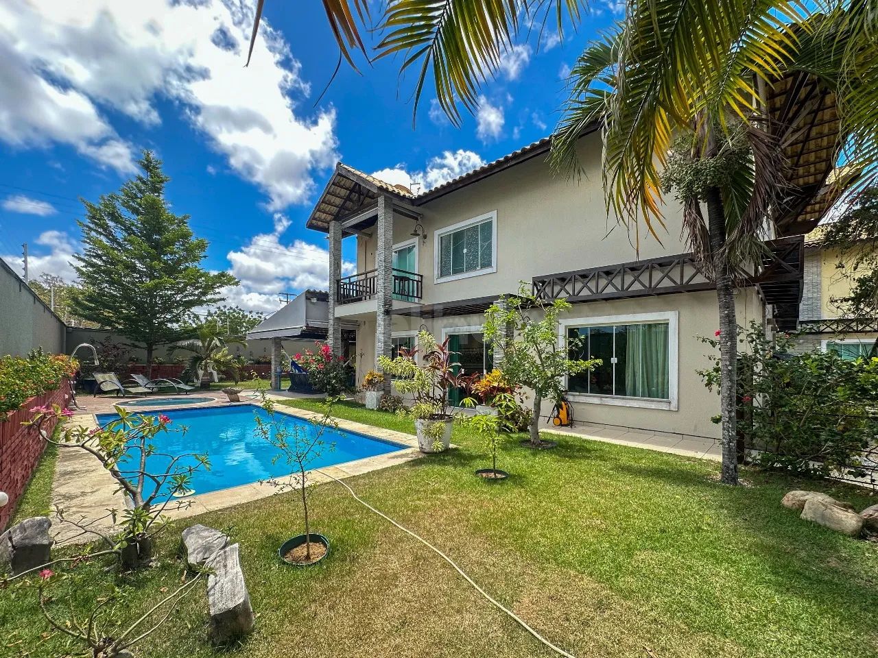 Casa à venda no centro do Eusebio com 6 quartos