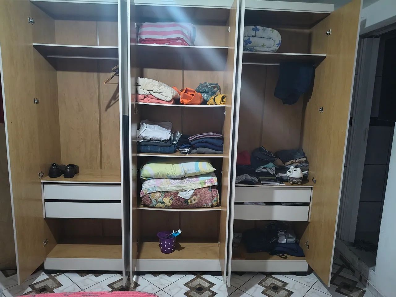 Guarda roupa 6 portas  - Foto 4