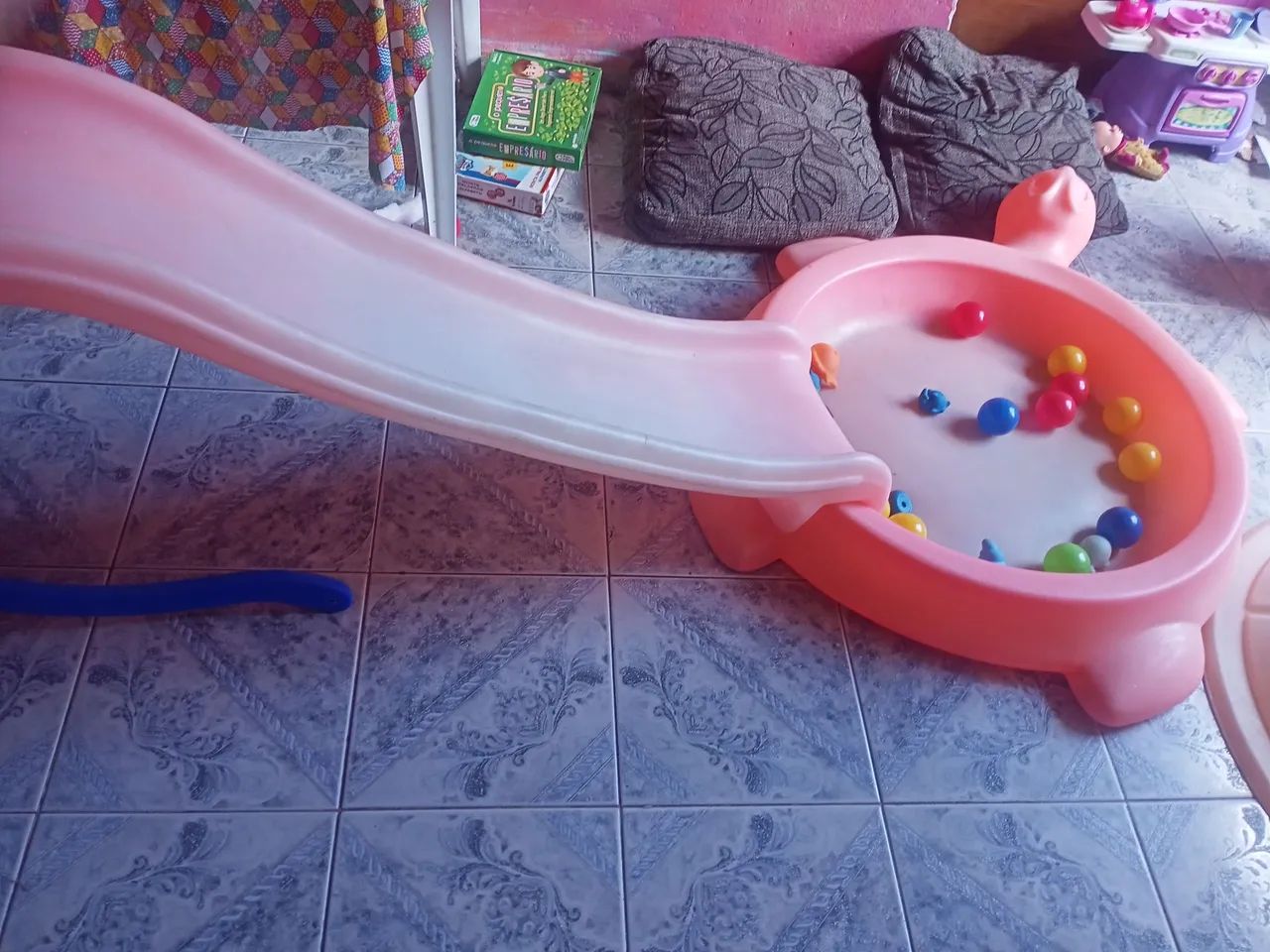 Escorregador infantil com piscina  - Foto 3