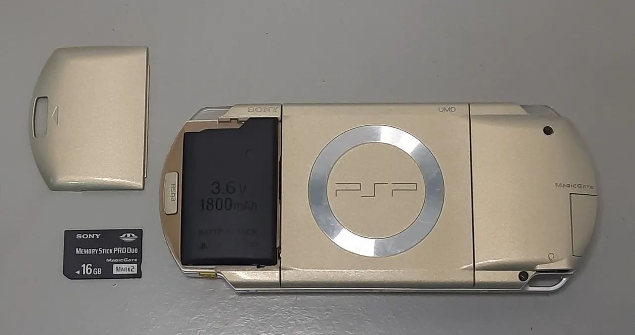 PSP Dourado Champanhe desblok c/ jogos - Consoles de Vídeo Game