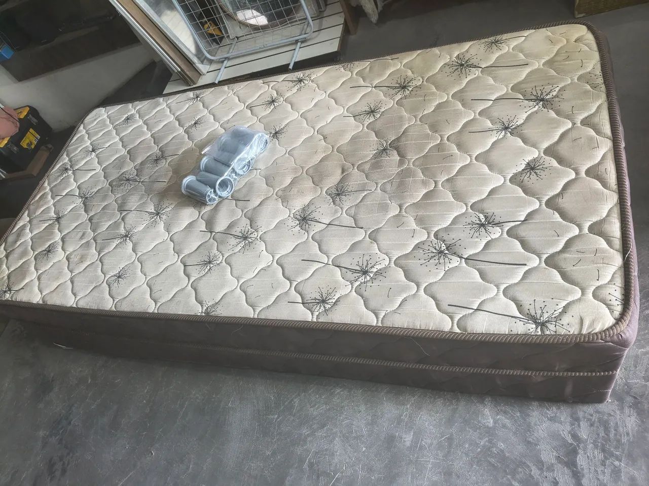 Cama box solteiro de espumas nova R$260 Entrego  - Foto 3