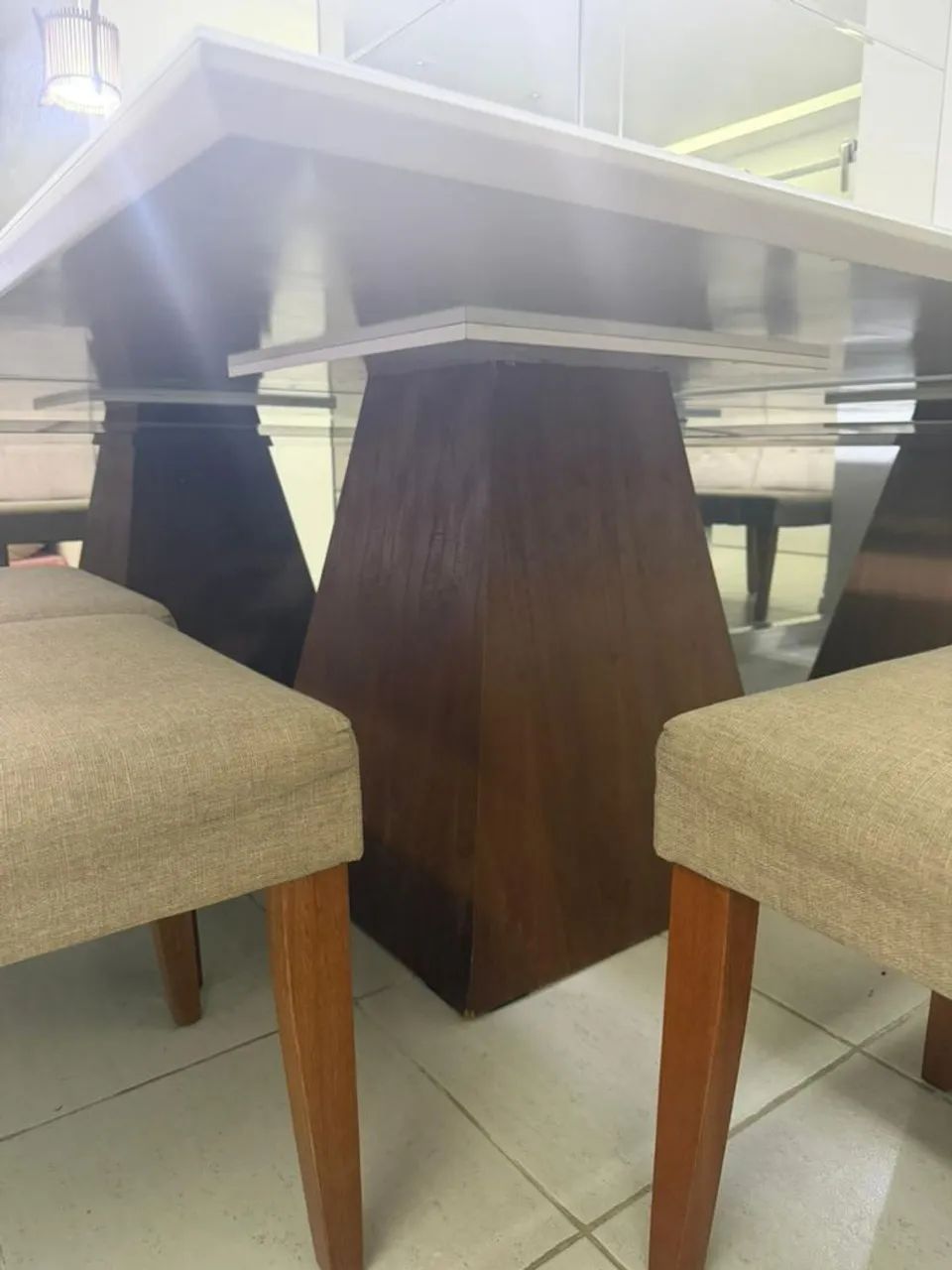 Mesa com 4 cadeiras em excelente estado - Foto 4