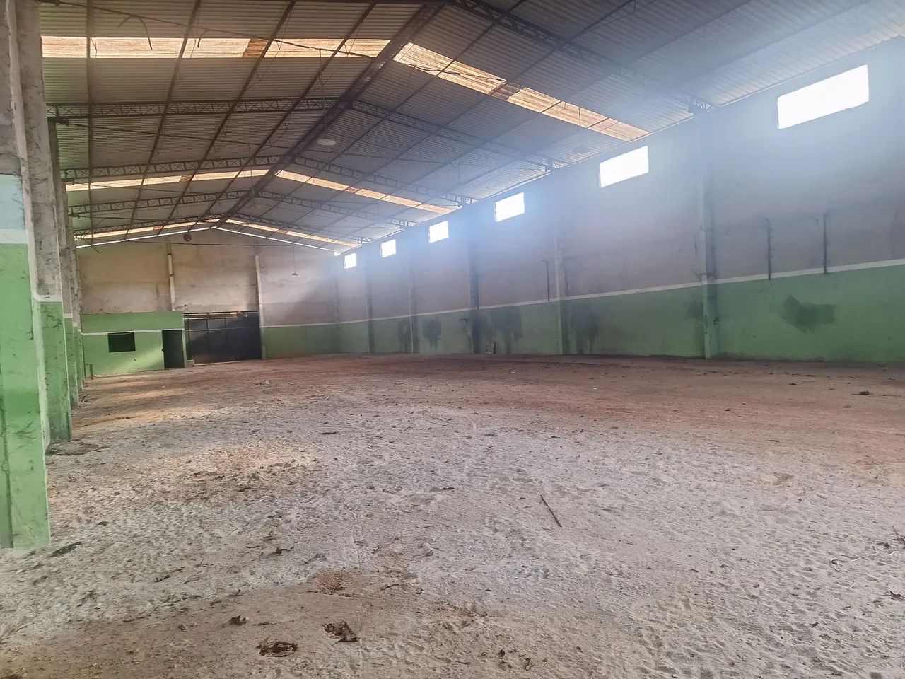 Terreno 20x80 com galpão 750m 2 aluguel 10 mil - Foto 3