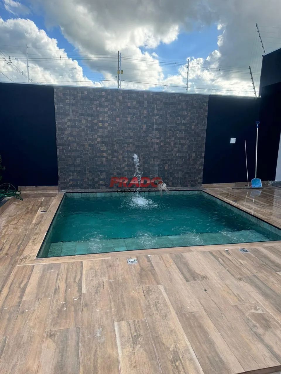 Chácara à venda em Maringá, Florais de Maringá, com 2 suítes, com 200 m² - Foto 3