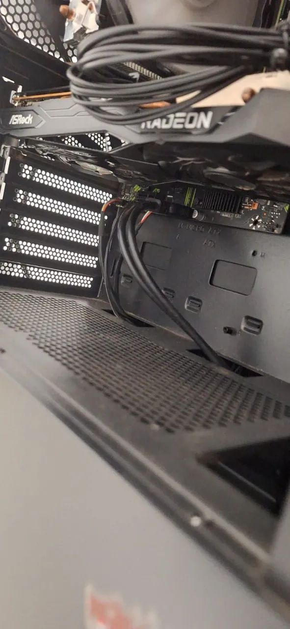 RX 6600 ASrock, ótimo estado - Foto 5