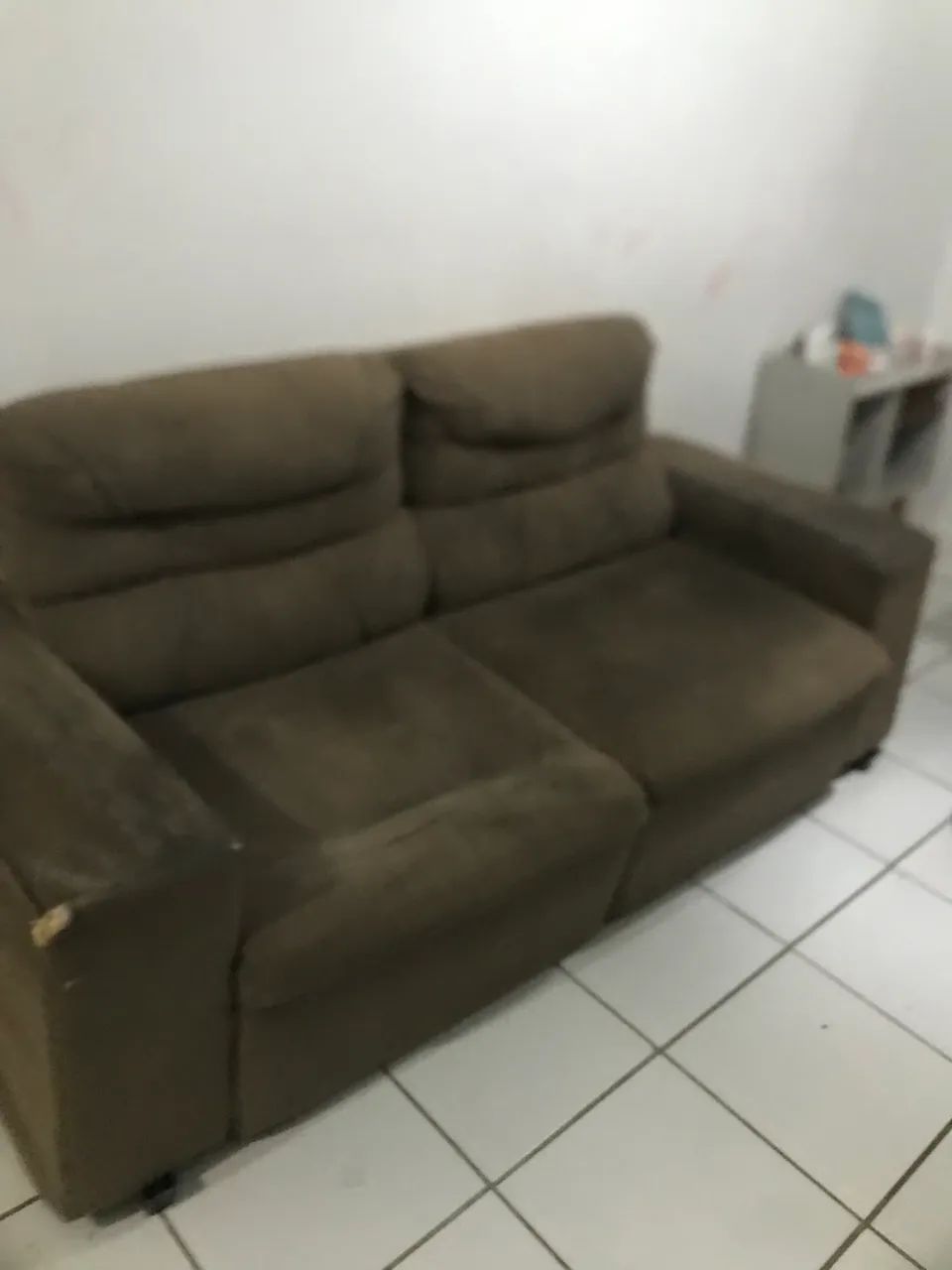Sofá reclinable y extensible usado64962680764803123