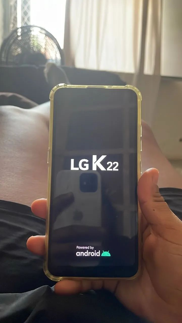 LG K22 