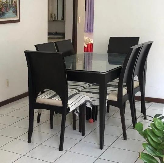 Mesa Jacaúna com 6 cadeiras 