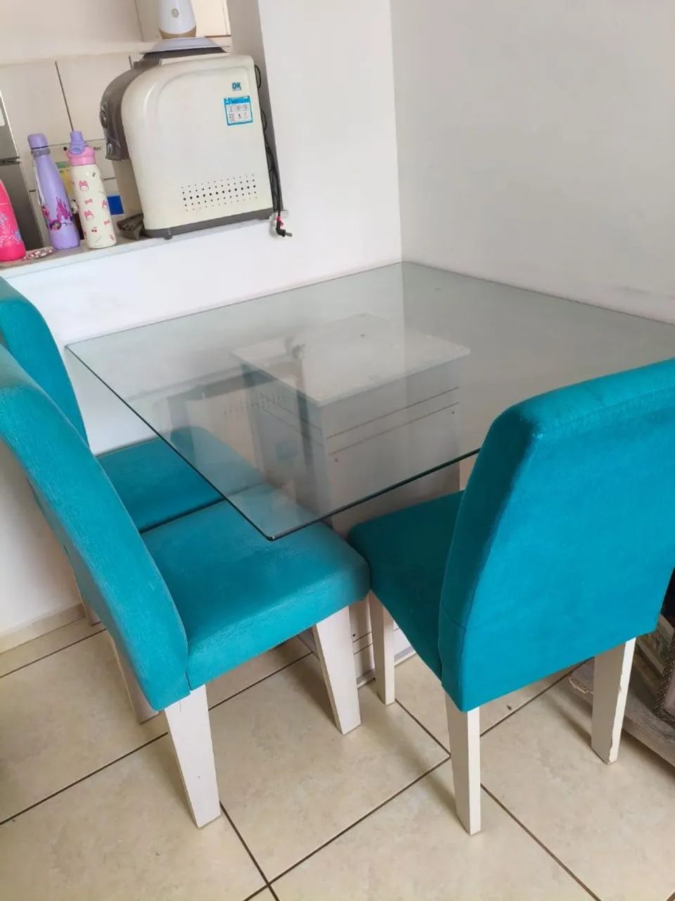 Vendo mesa de vidro 1,20 x 1,20 com base em madeira - Foto 2