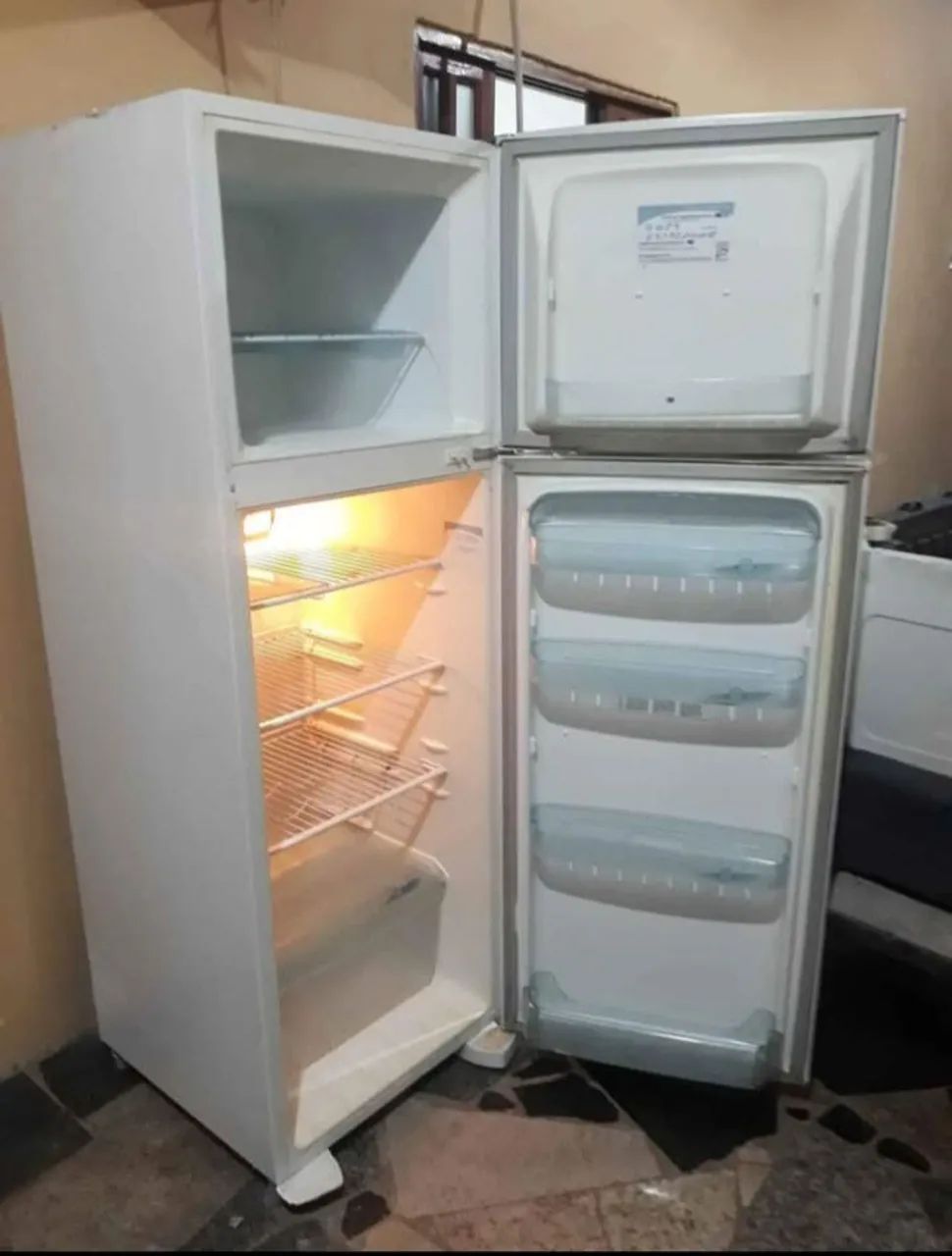 Geladeira Duplex Electrolux - 365 litros  - Foto 4