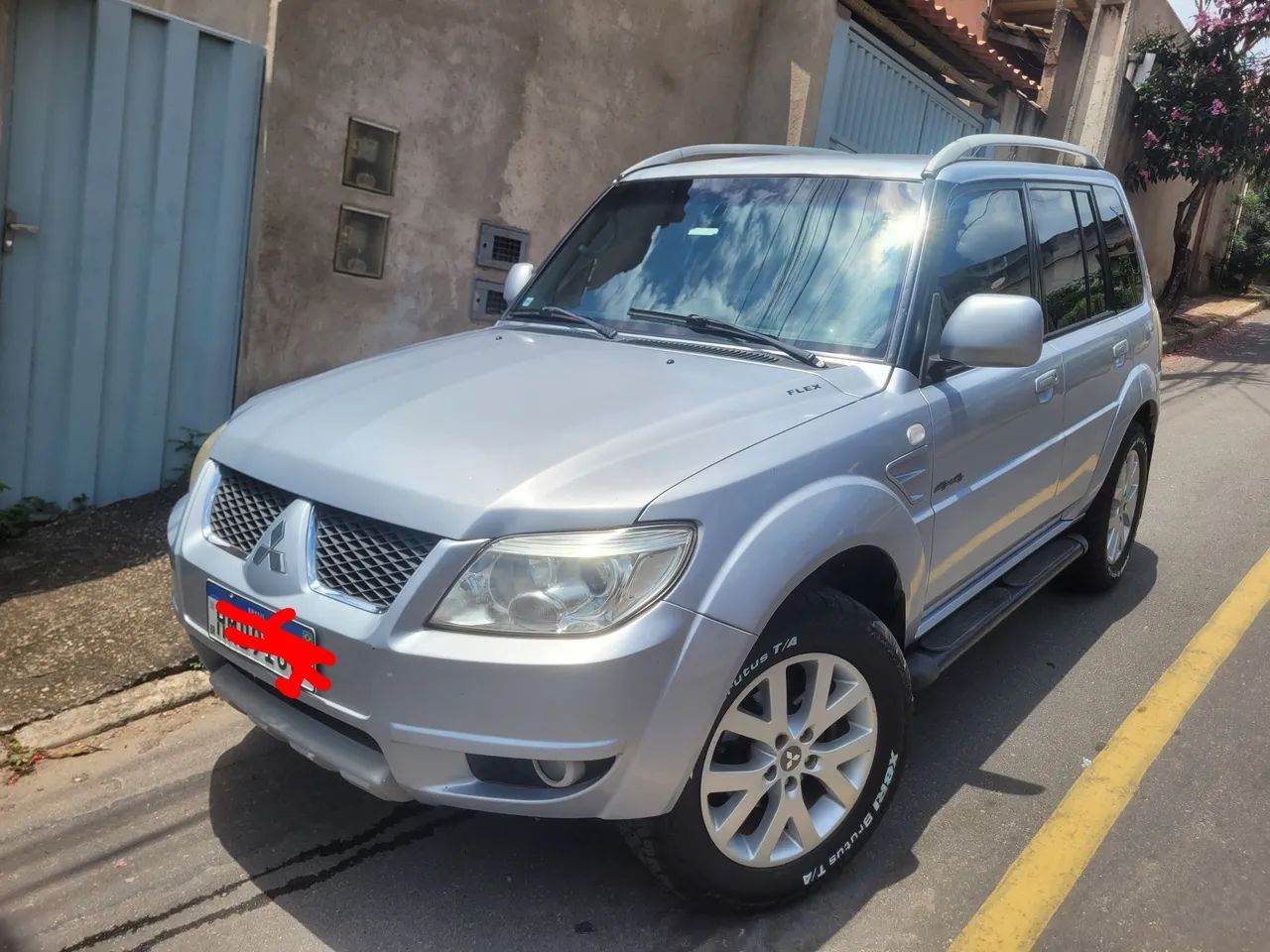 Mitsubishi Pajero 2012