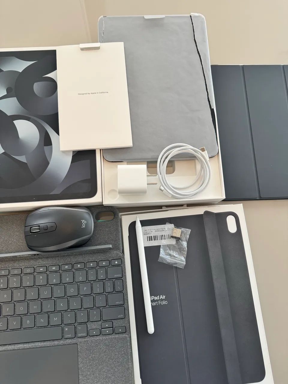 iPad Air 5 M1 64GB + Teclado Logitech Combo Touch, Caneta e Mouse - Foto 5