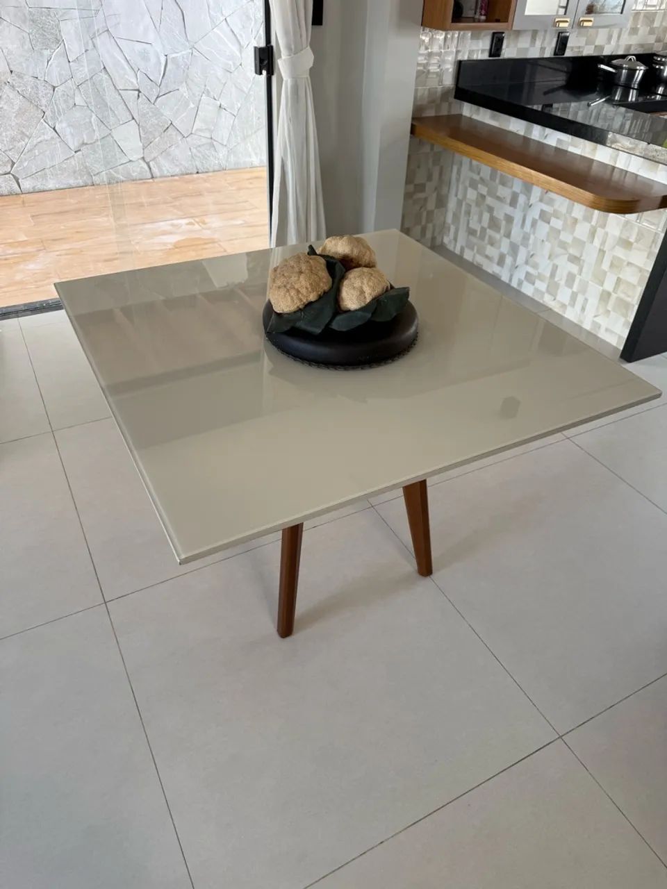 Mesa jantar quadrada base de madeira maciça - Foto 4
