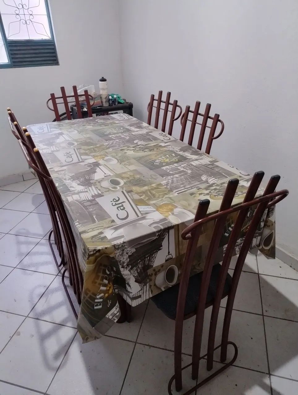 Mesa de vidro com 6 cadeiras em perfeito estado. - Foto 4