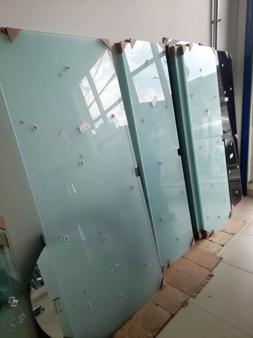 PORTAS VIDRO TEMPERADO JATEADAS E ADESIVADAS 1