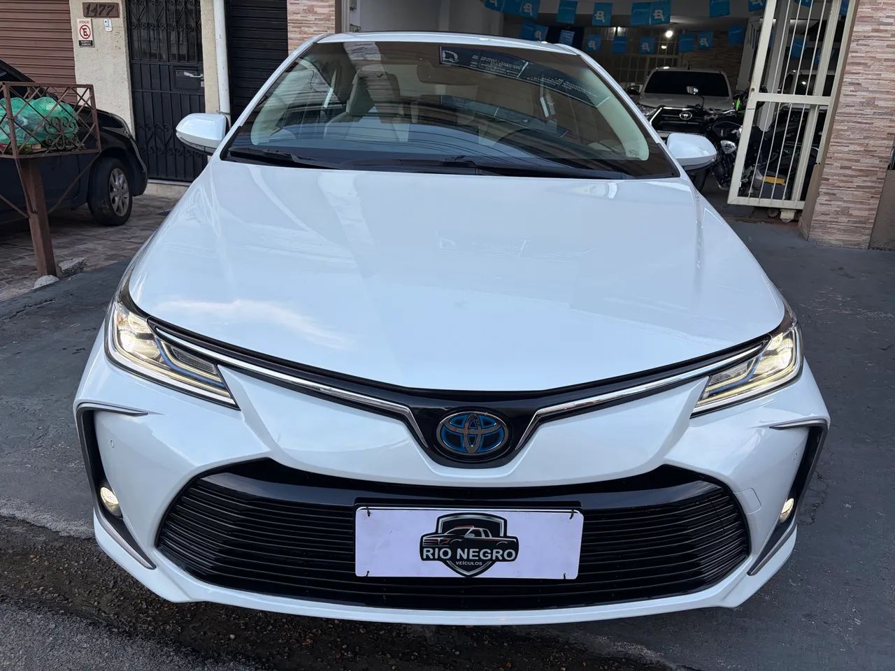 Toyota Corolla Altis Prem. Hybrid 1.8 Flex AUT 2023 - Foto 2
