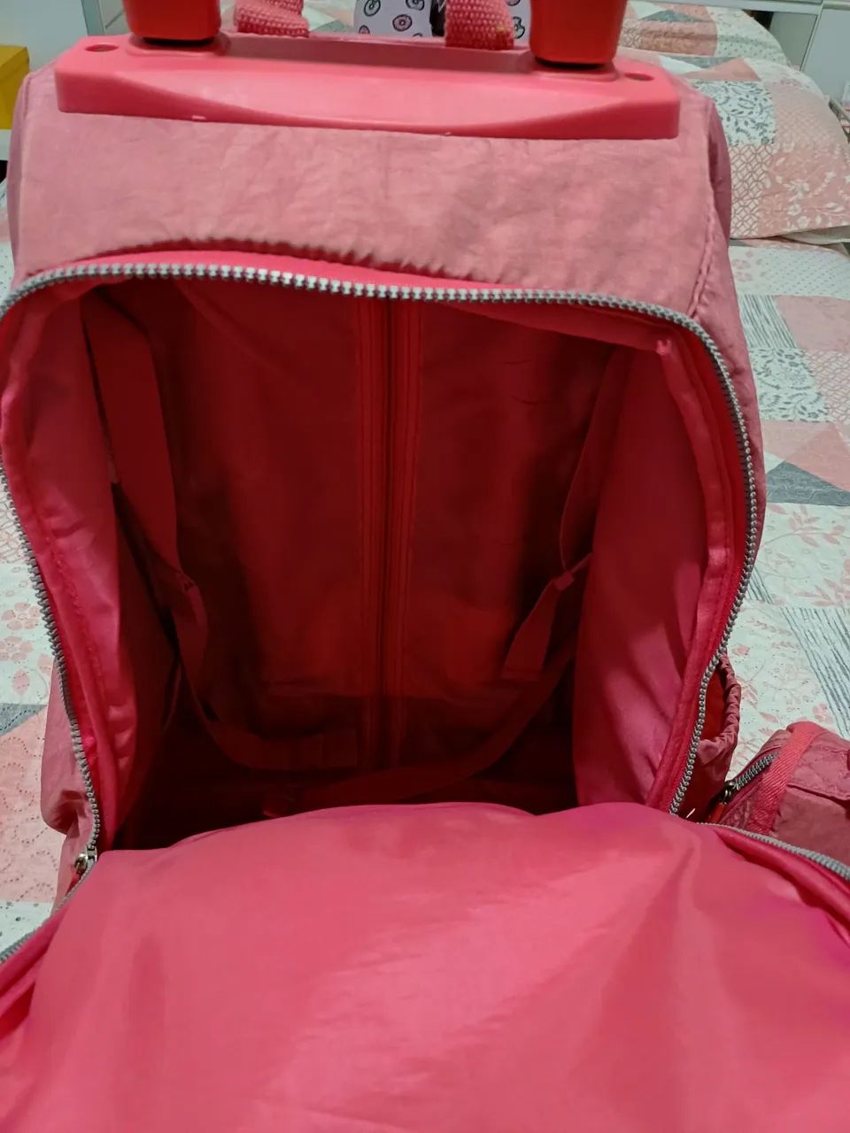 Bolsa,mochila de carrinho e lancheira,em ótimo estado, com várias divisórias  - Foto 5