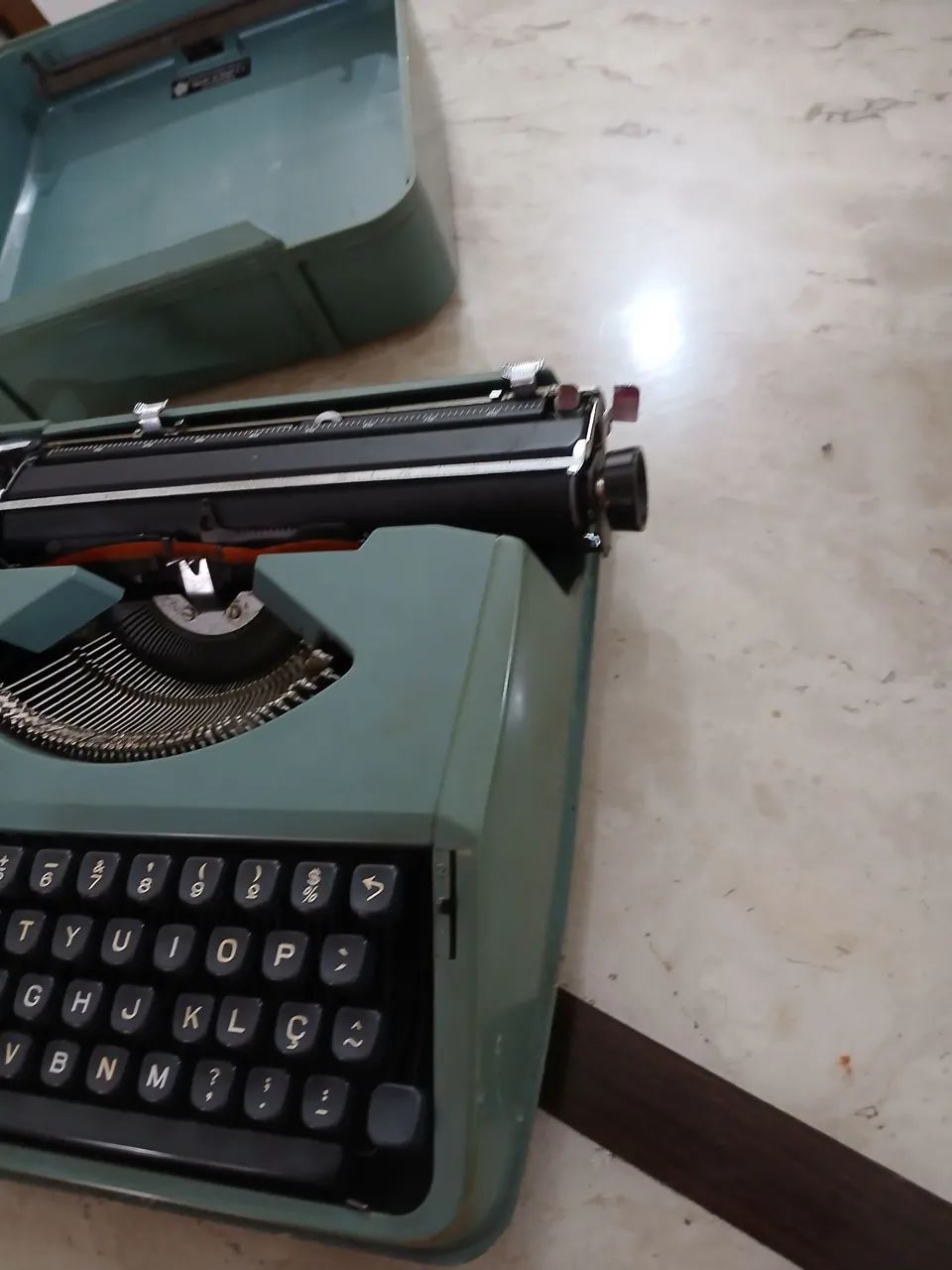 Maquina de escrever - Foto 4