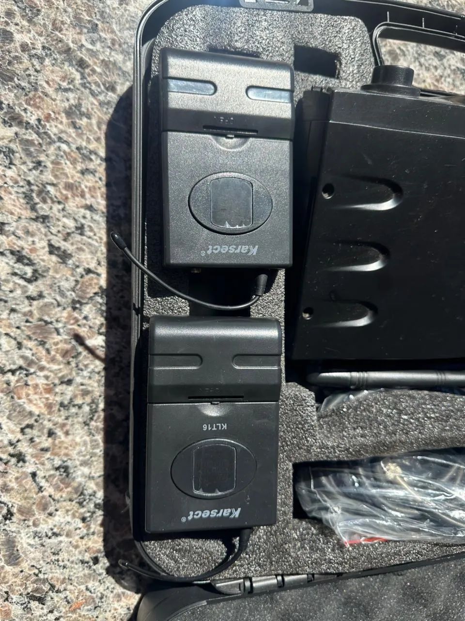 Sistema de microfone sem fio UHF  - Foto 3
