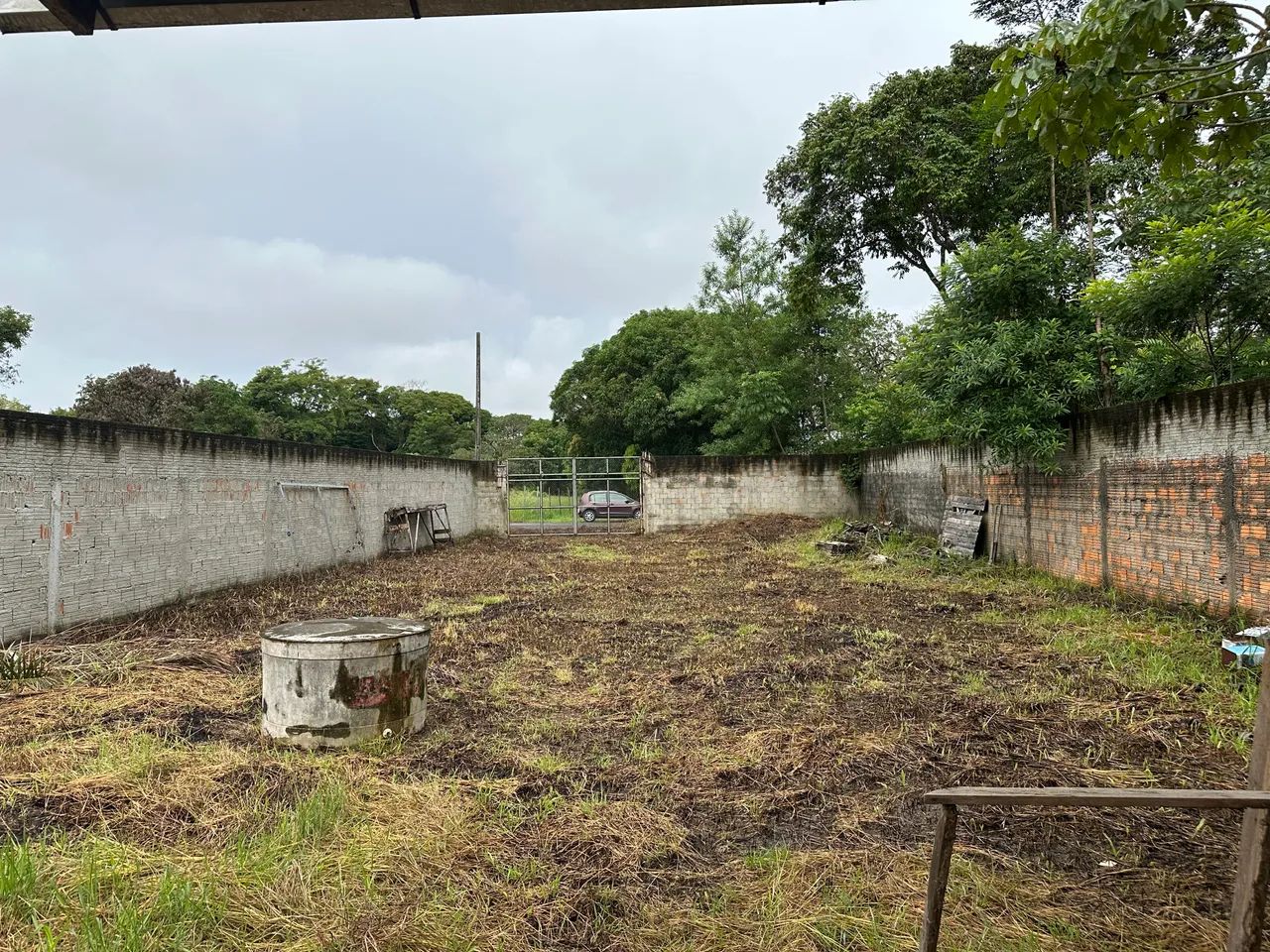 Vendo lote murado com barracão. - Foto 2