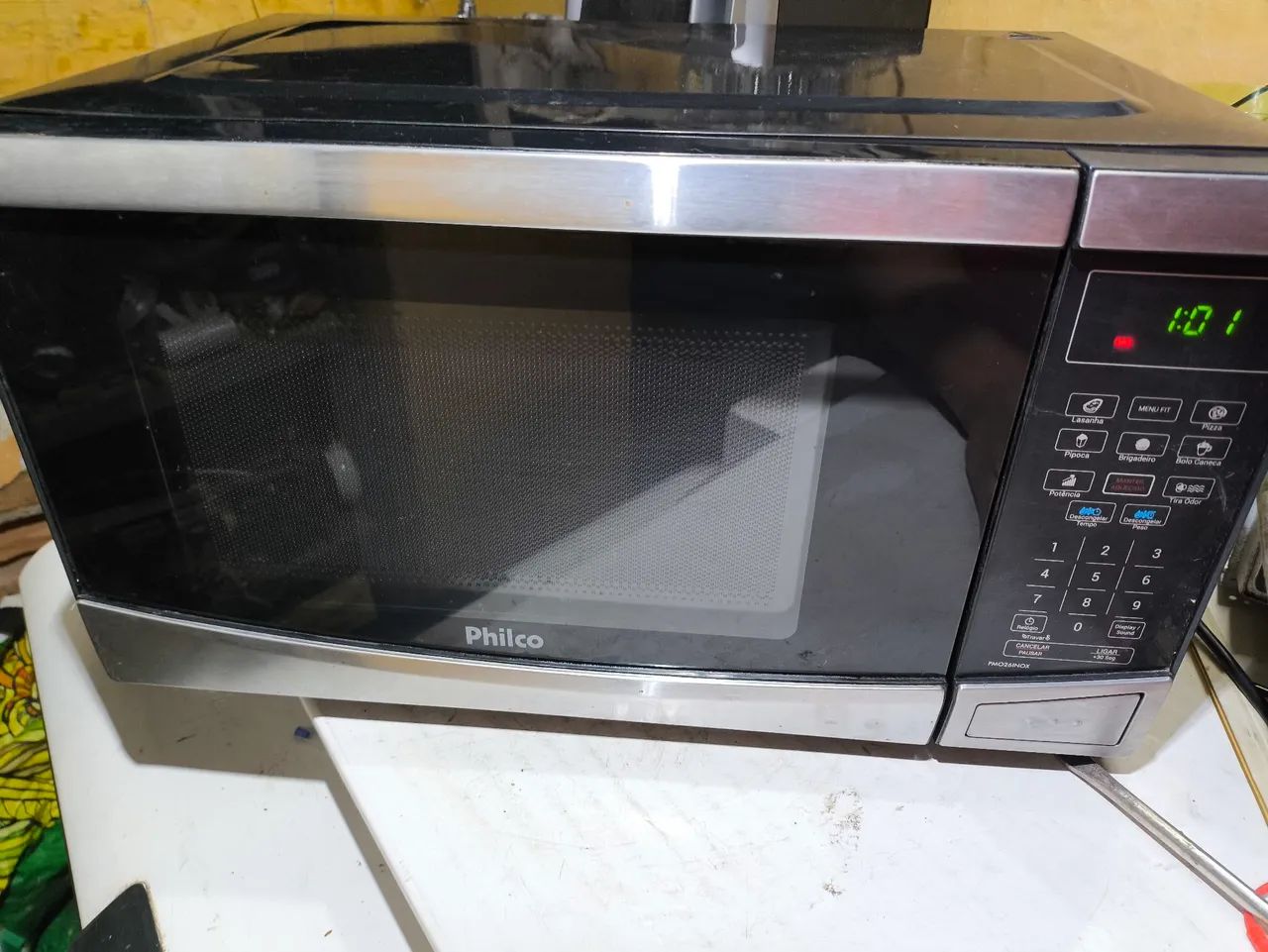 Microondas preto Philco 18 litros  - Foto 3