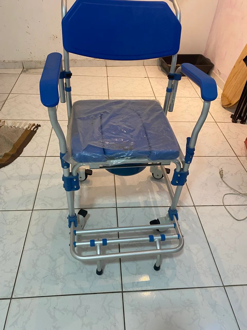 Cadeira higiênica para banho - Foto 2