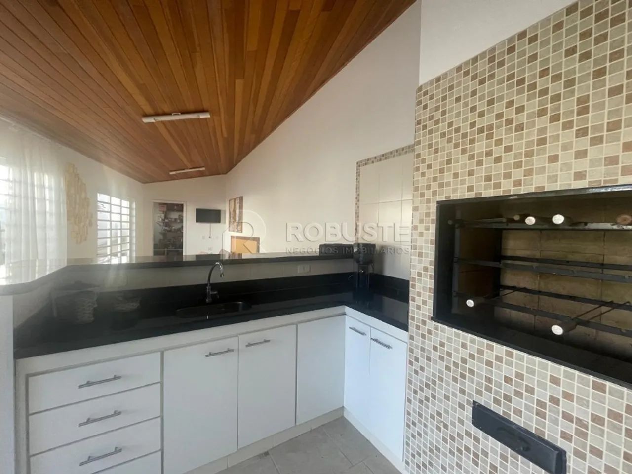 Casa à venda e locação com 3 dormitórios no Centro de Botucatu