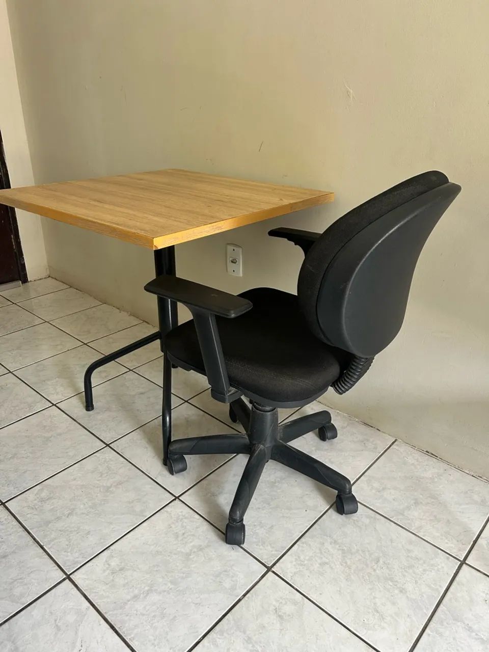 Mesa de estudo e cadeira  - Foto 4
