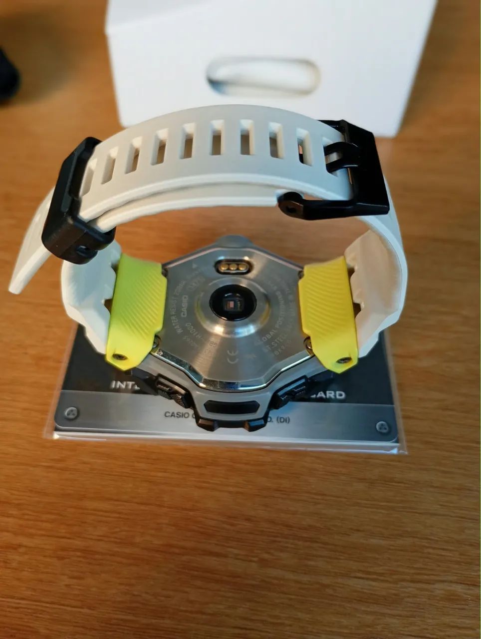 G-Shock GBD-H1000, caixa preta com pulseira branca  - Foto 3