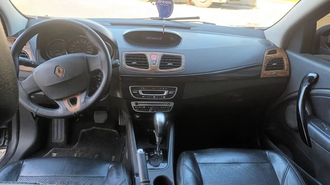 Renault Fluence Sed. Dynamique 2.0 16V Flex Aut. 2011 - Foto 3