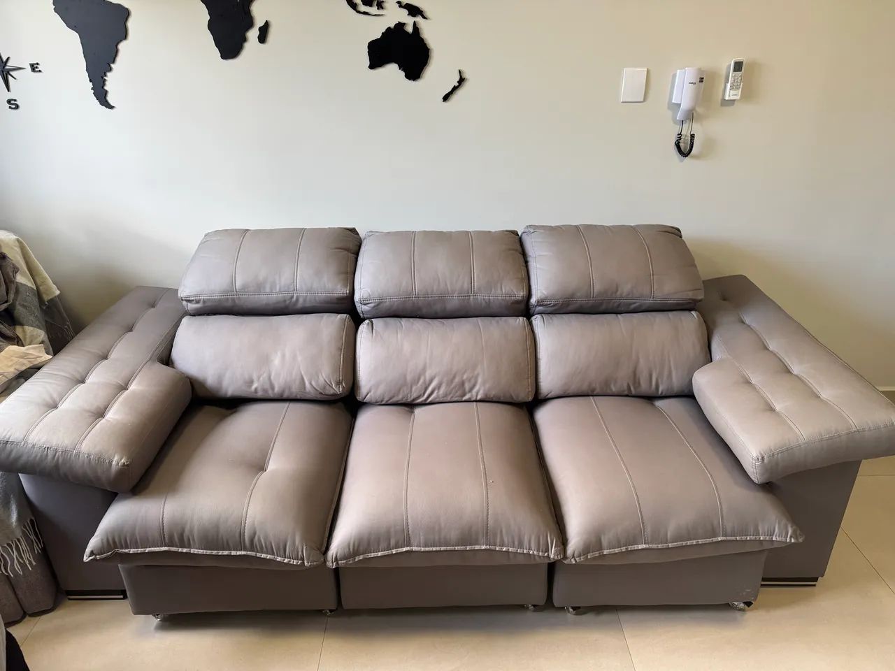 Sofá três lugares retrátil e reclinável. - Foto 3