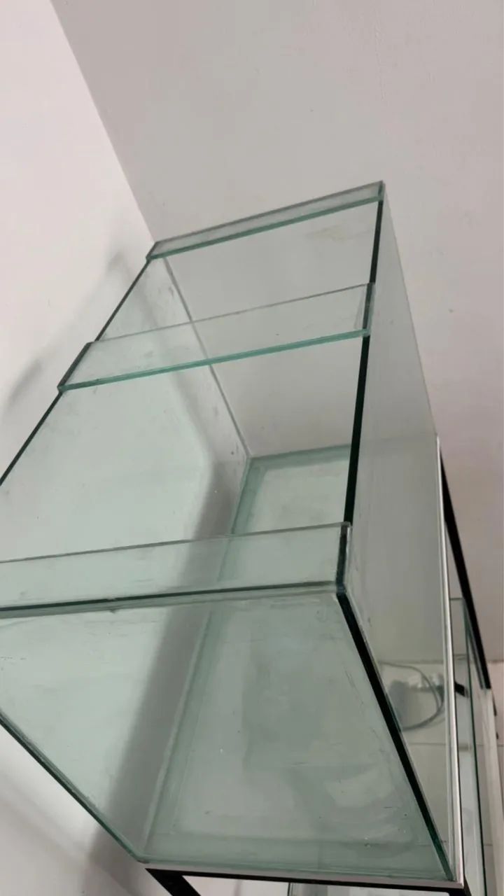 Aquário com base + itens  - Foto 2