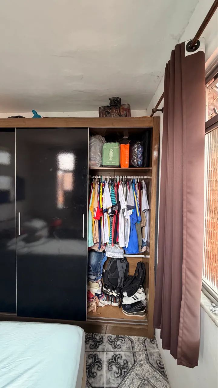 GUARDA ROUPA DE CASAL BEM CONSERVADO 